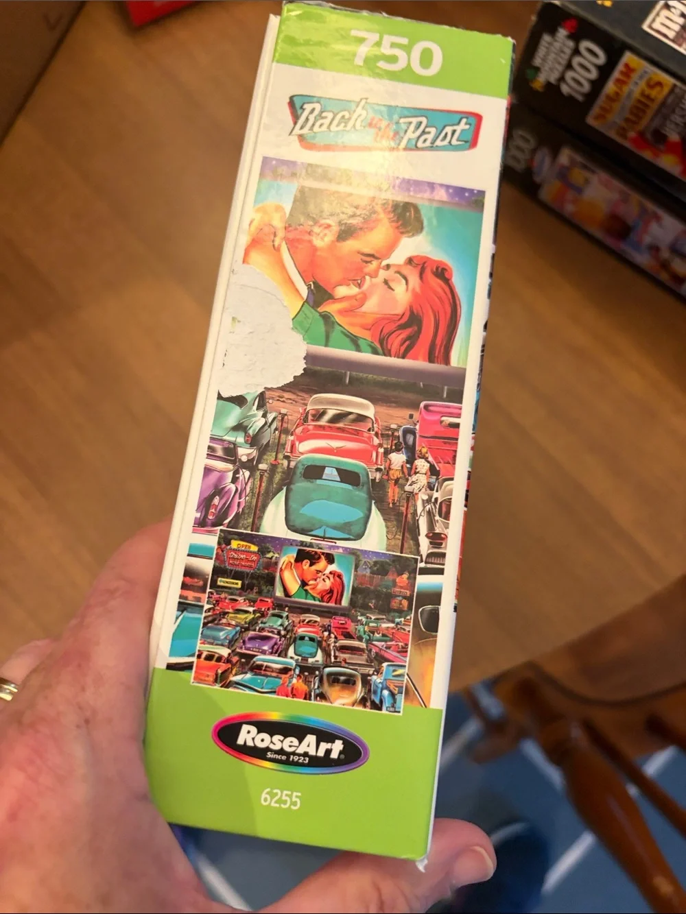 750-Piece Puzzle Back to the Past- Colorful Cars